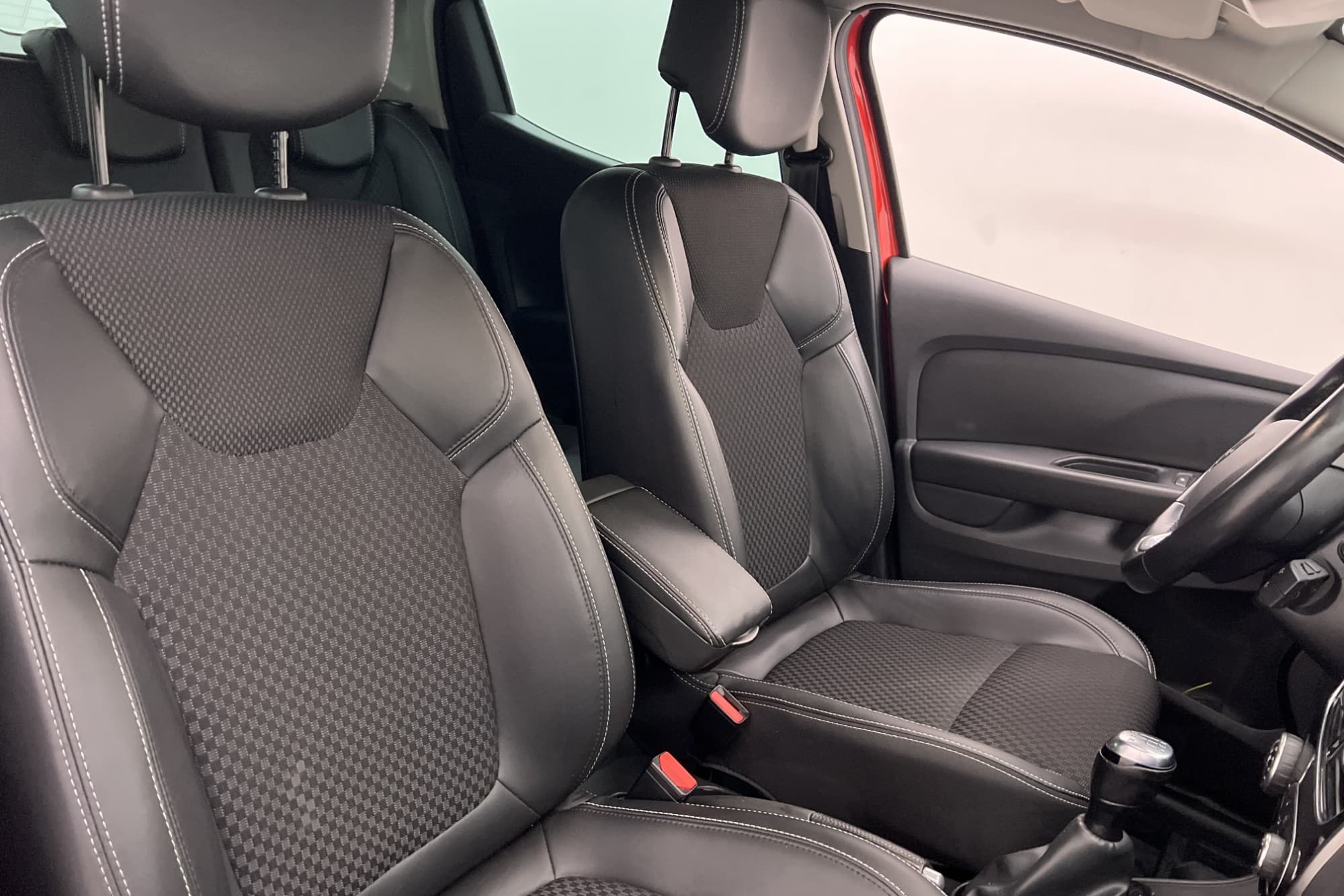 Renault Clio 0.9 TCe 90hk Intens Navi Sensorer Halvskinn