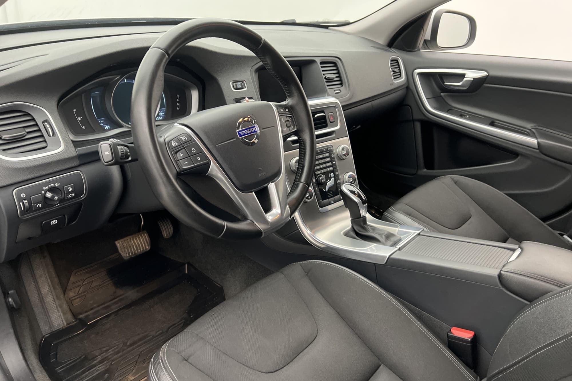 Volvo V60 D4 Momentum VOC D-Värmare Halvskinn P-Sensorer