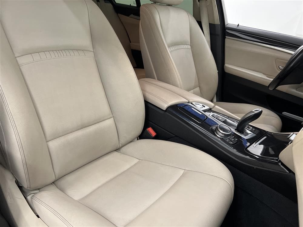 BMW 520d xDrive 184hk Luxury Line Navi Skinn Keylessinteriör