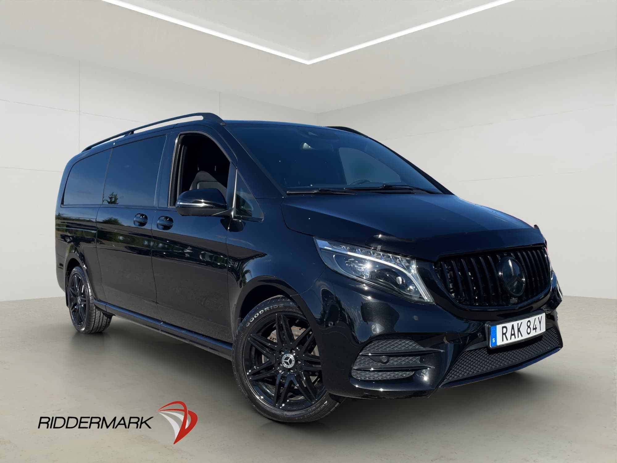 Mercedes-Benz V 300 AMG 4Matic Värmare Drag Burm Skinn Moms