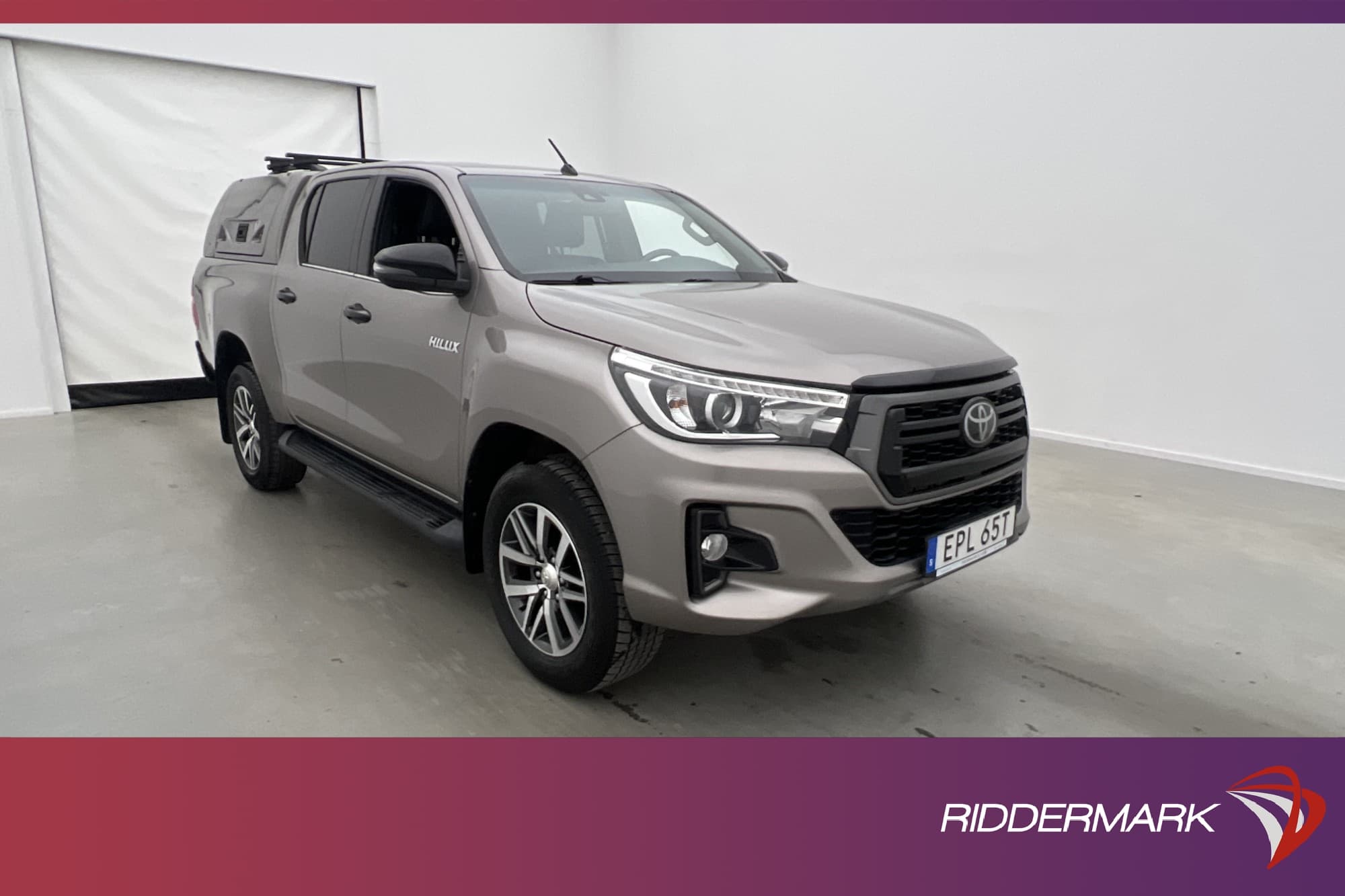 Toyota Hilux Premium 2.4 AWD Värm Drag Skinn Diff Kåpa Moms