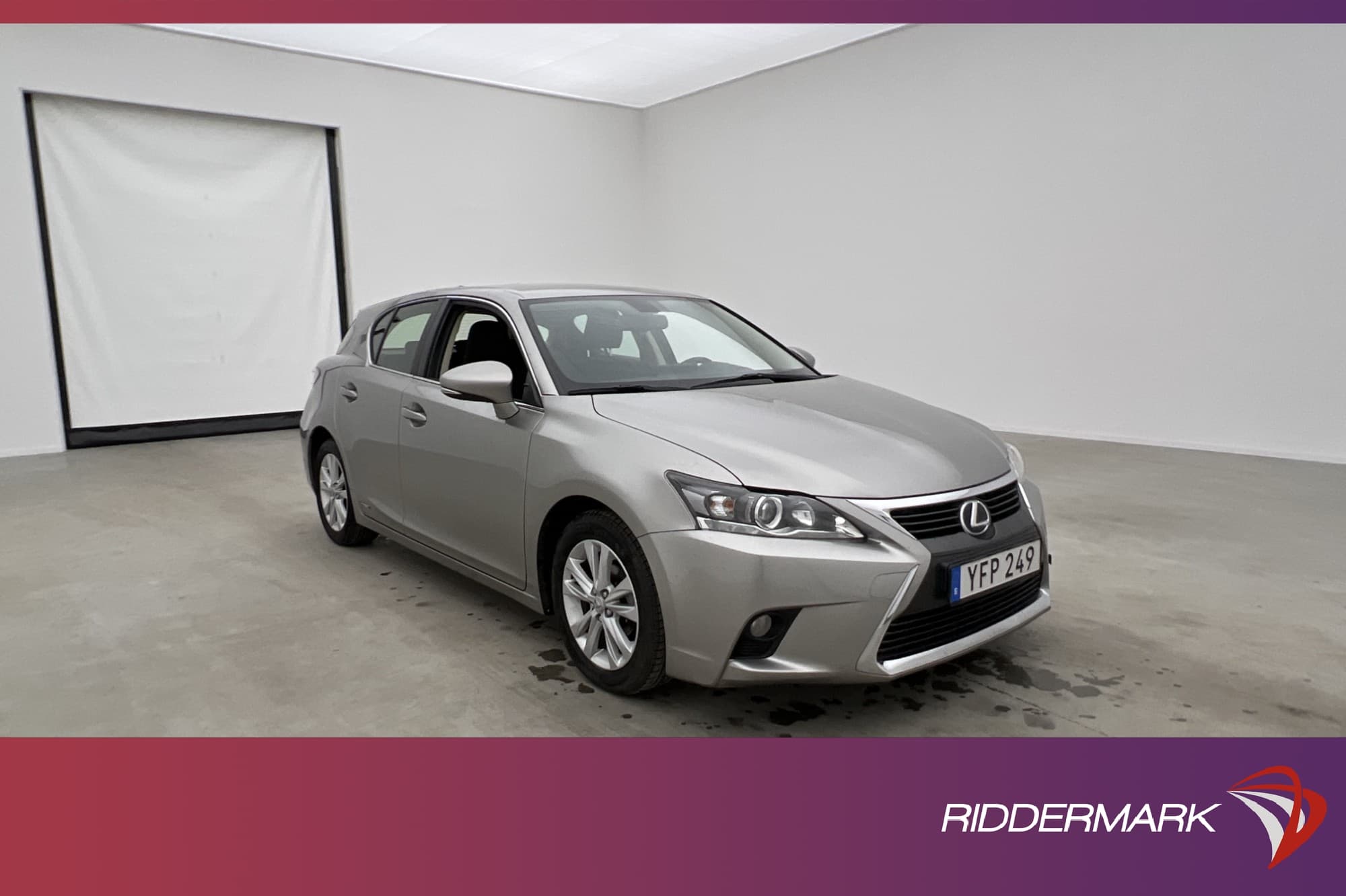 Lexus CT 200h 1.8 CVT 136hk