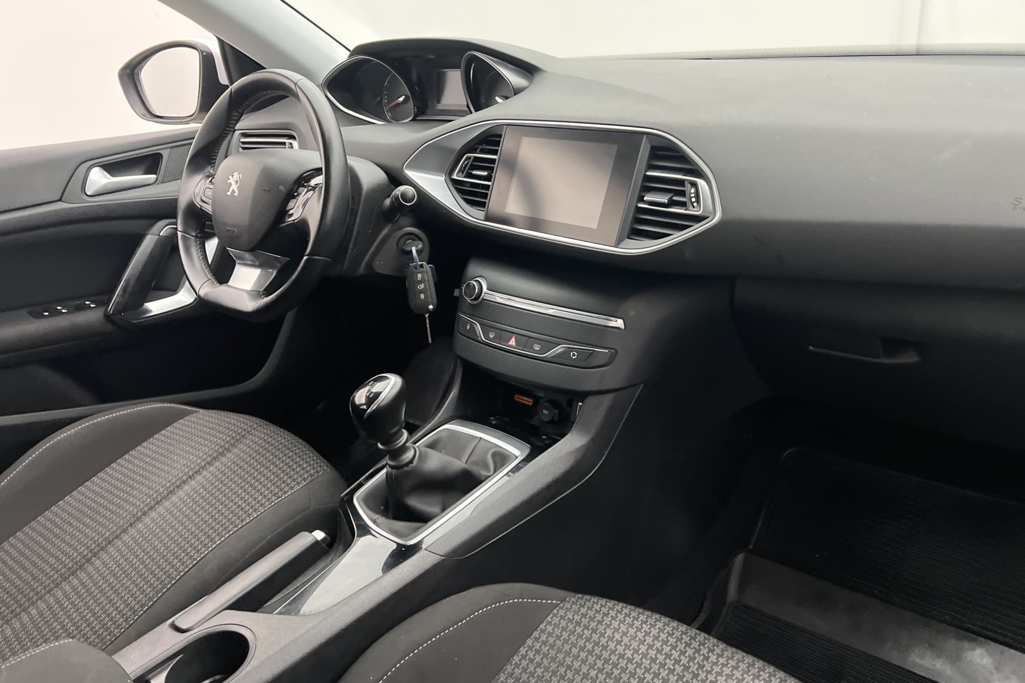 Peugeot 308 1.2 e-THP 130hk Active Sensorer Farthållare