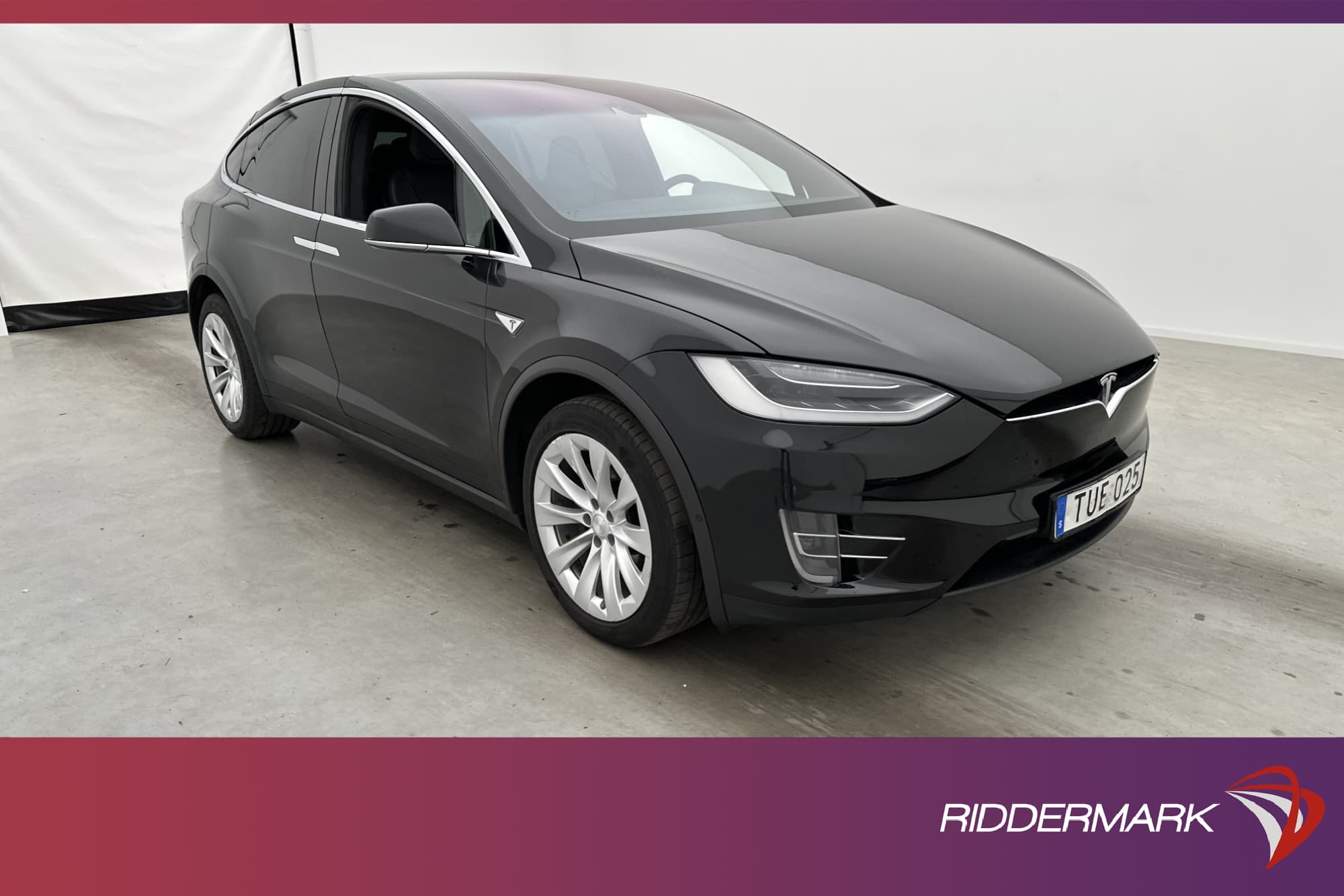 Tesla Model X 90D