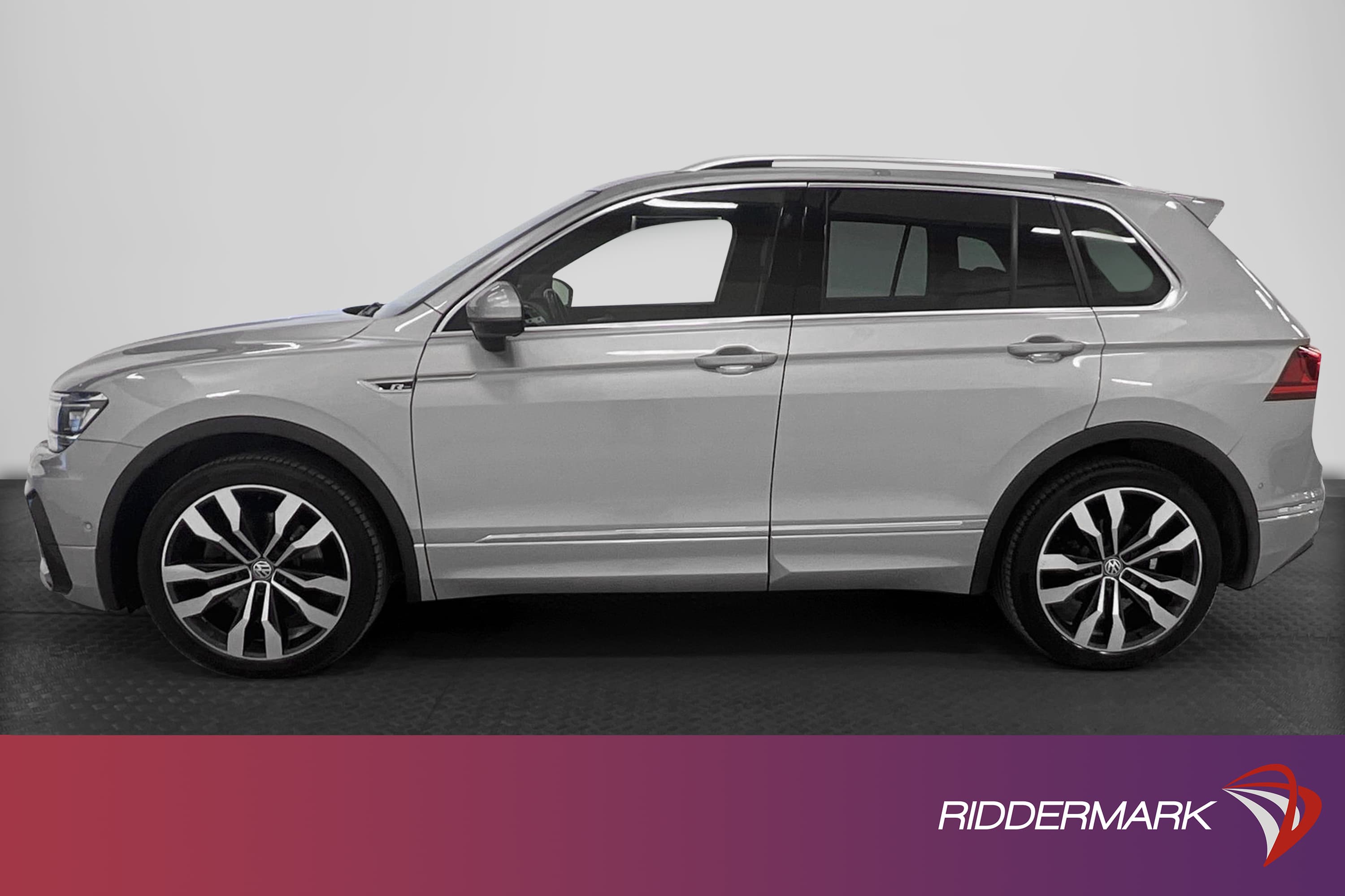 Volkswagen Tiguan 4M FULL R-line Pano RING 08-572 142 35