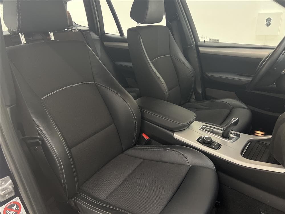 BMW X3 xDrive20d 190hk D-Värm Drag Halvskinn 0,52l/milinteriör