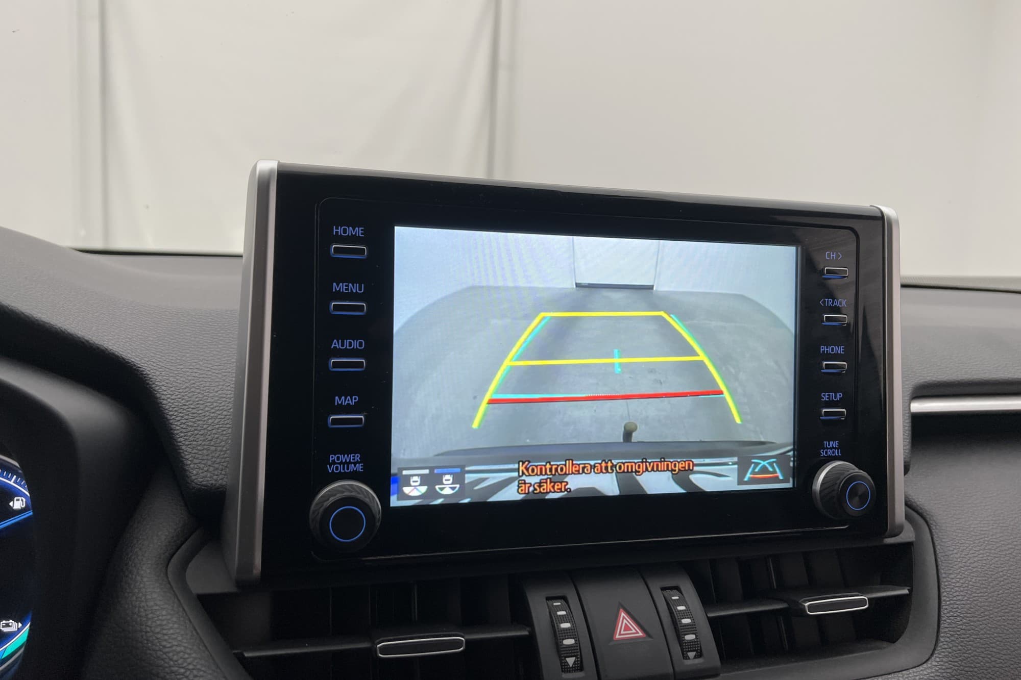 Toyota RAV4 Plug-in AWD 306hk Launch Edt Kamera Drag MOMS