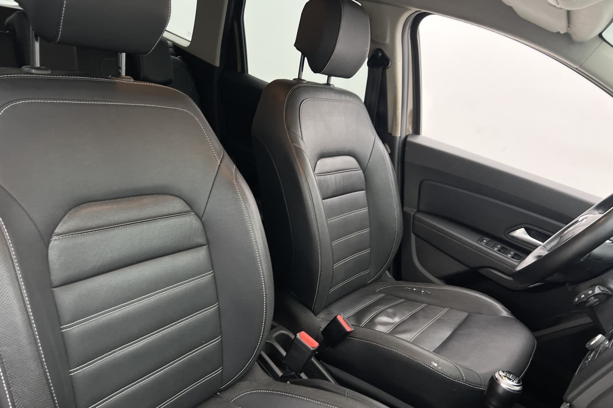 Dacia Duster 4x4 116hk Skinn Drag Farthållare Kamrem-Bytt