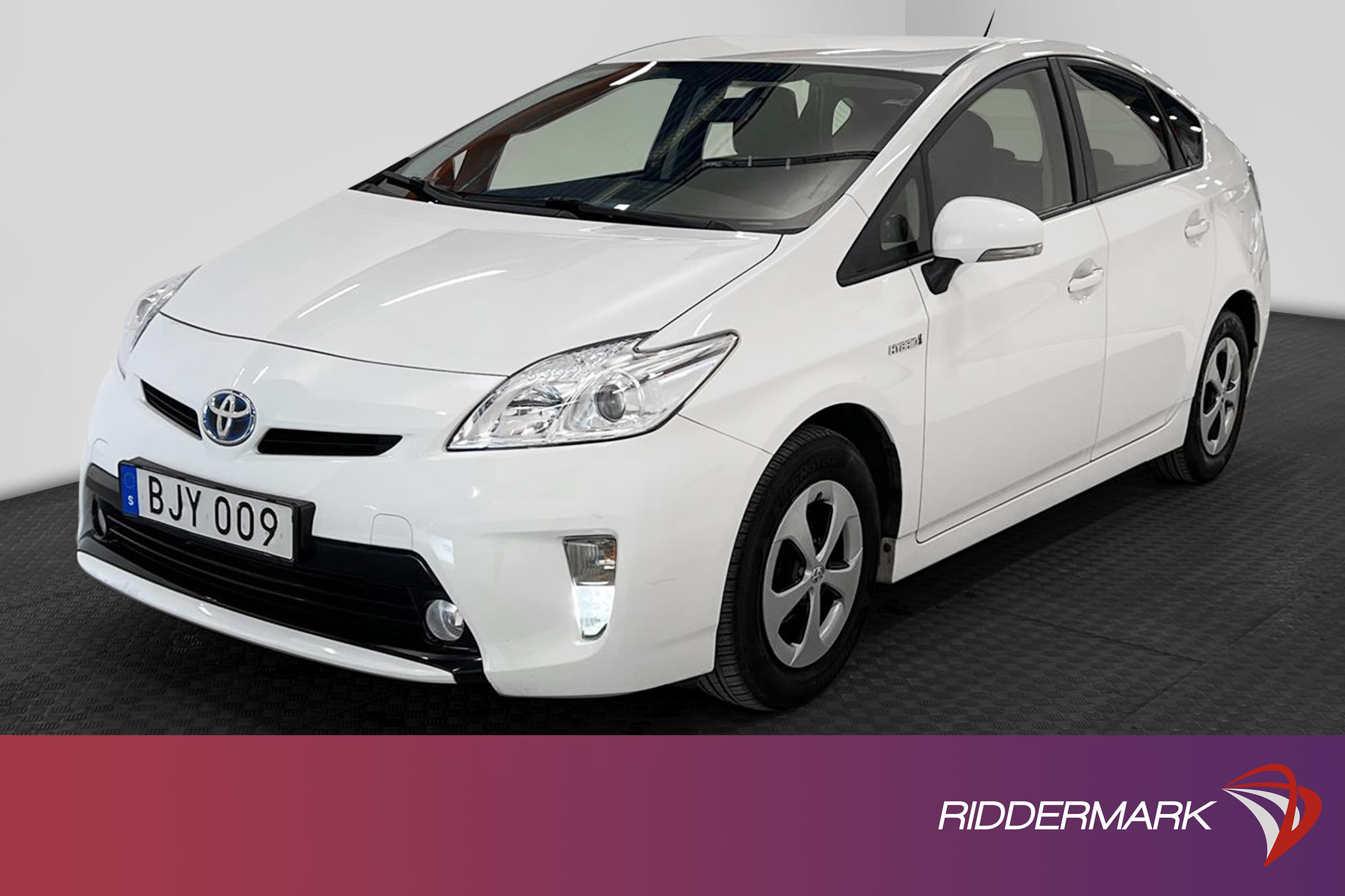 Toyota Prius Hybrid CVT 136hk B-Kamera 360kr Skatt 0,39L/mil