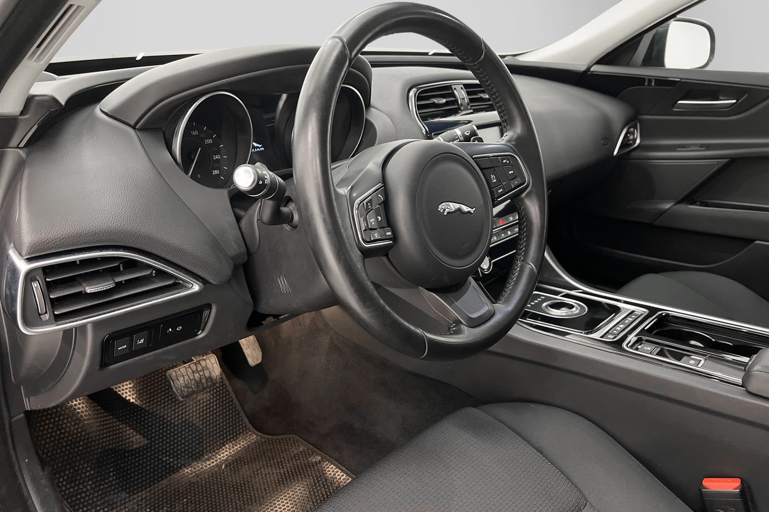 Jaguar XE 20d 180hk Sensorer Välservad 0,42l/mil 