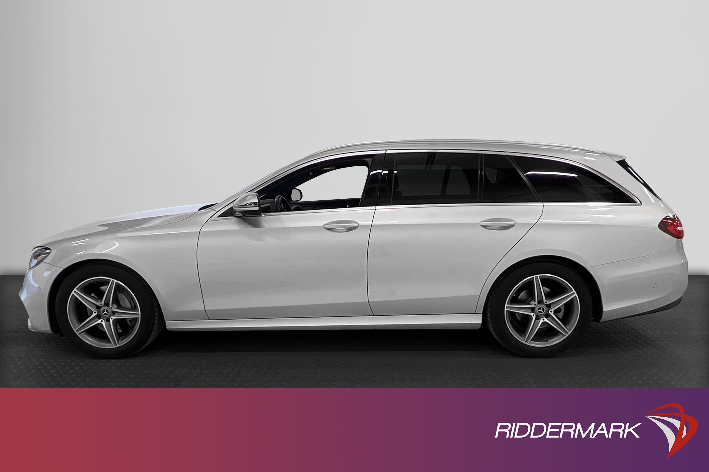 Mercedes-Benz E 220 d AMG Widescreen 360° Värmare Drag Navi