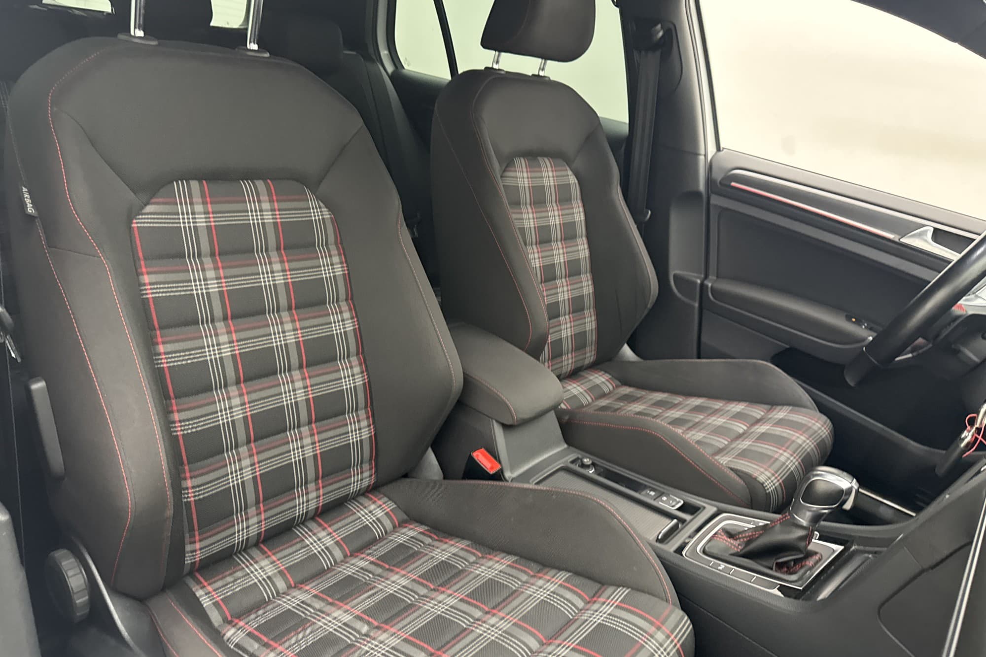 Volkswagen Golf GTI Performance 245hk Cockpit Kamera CarPlay