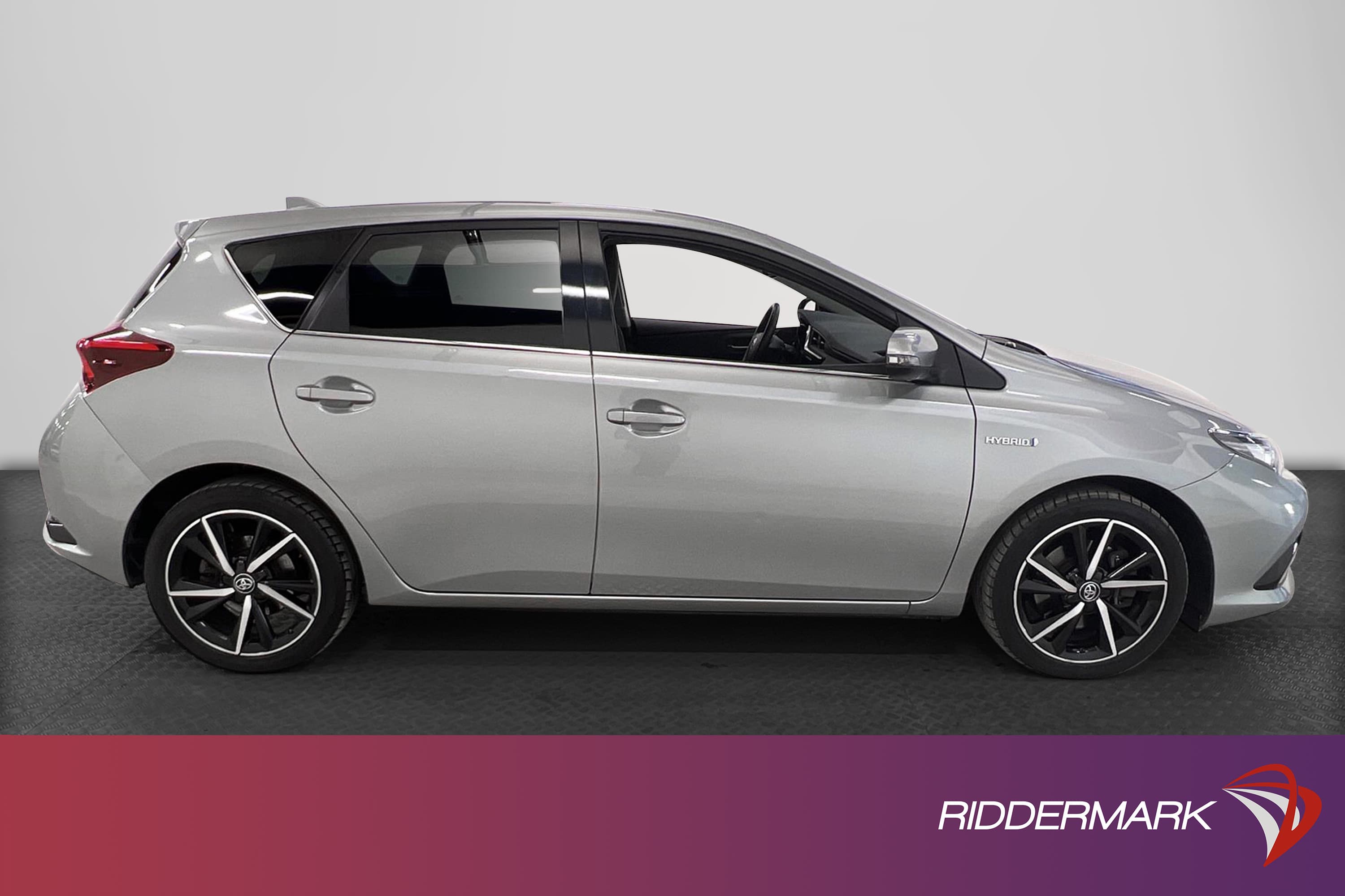 Toyota Auris Hybrid e-CVT 136hk B-Kam 360kr Skatt 0,39L/mil