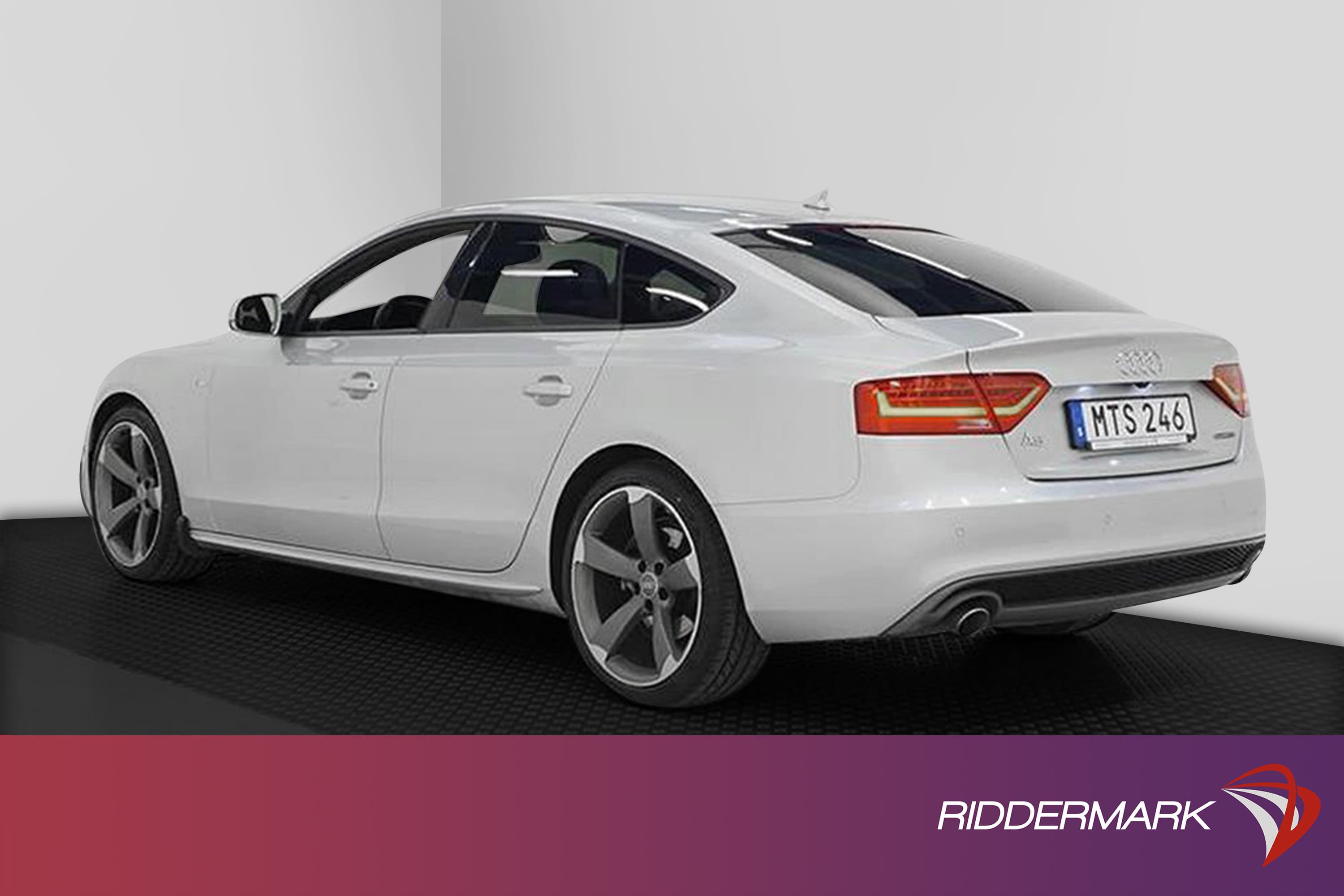 Audi A5 3.0 TDI Q 245hk S-Line B&O Navi B-Kam Svart optikexteriör