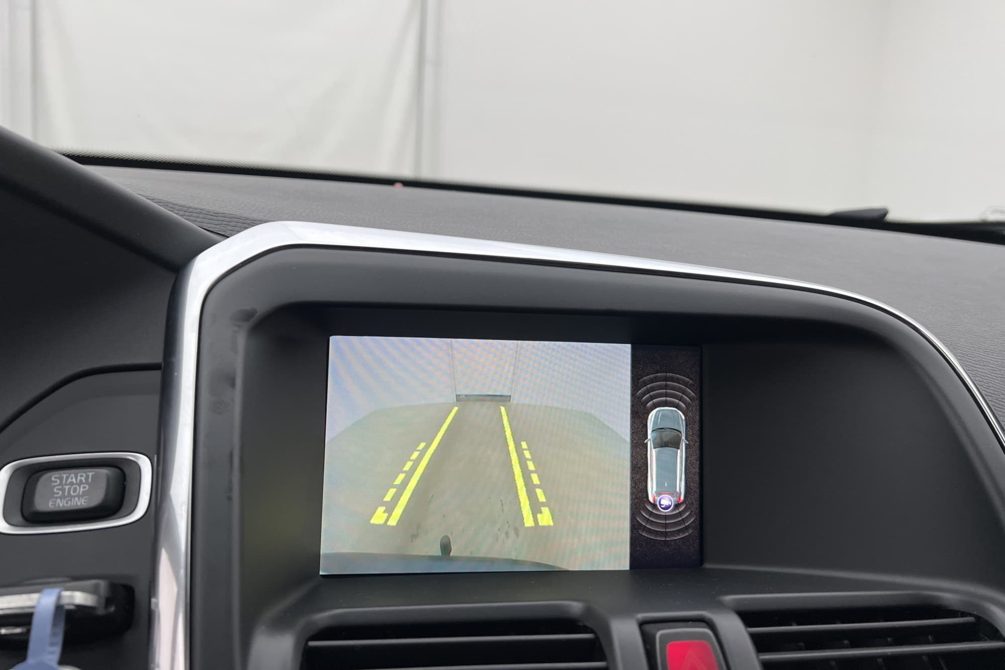 Volvo XC60 D4 AWD R-Design Pano Drag Skinn VOC D-Värm Kamera