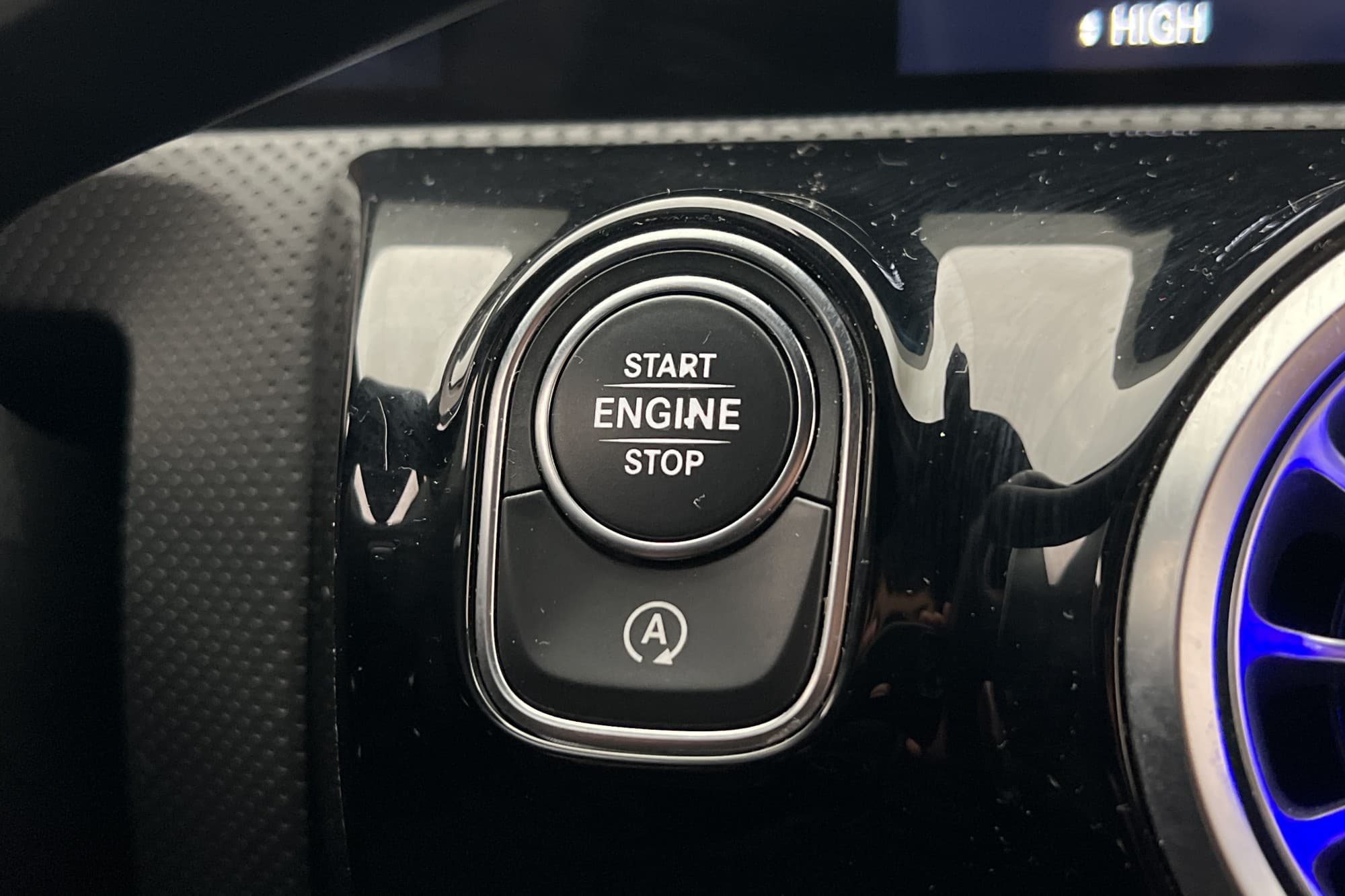 Mercedes-Benz A 35 4M 306hk AMG Night Wide Burm Ambient