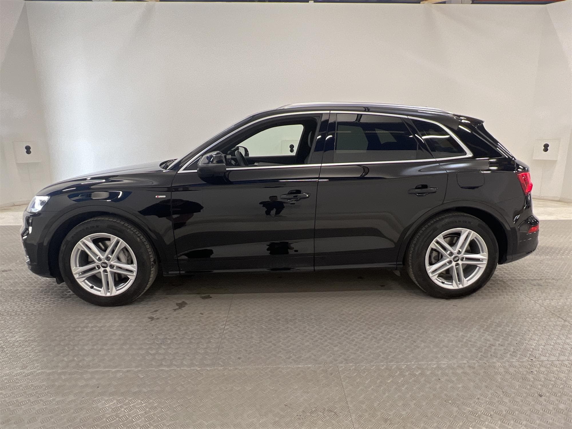 Audi Q5 55 TFSI e Q 367hk