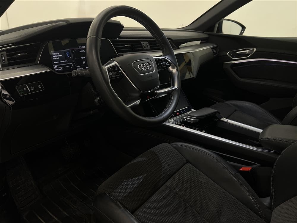 Audi e-tron 55 Quattro 408hk S-Line Drag Backkamera Moms