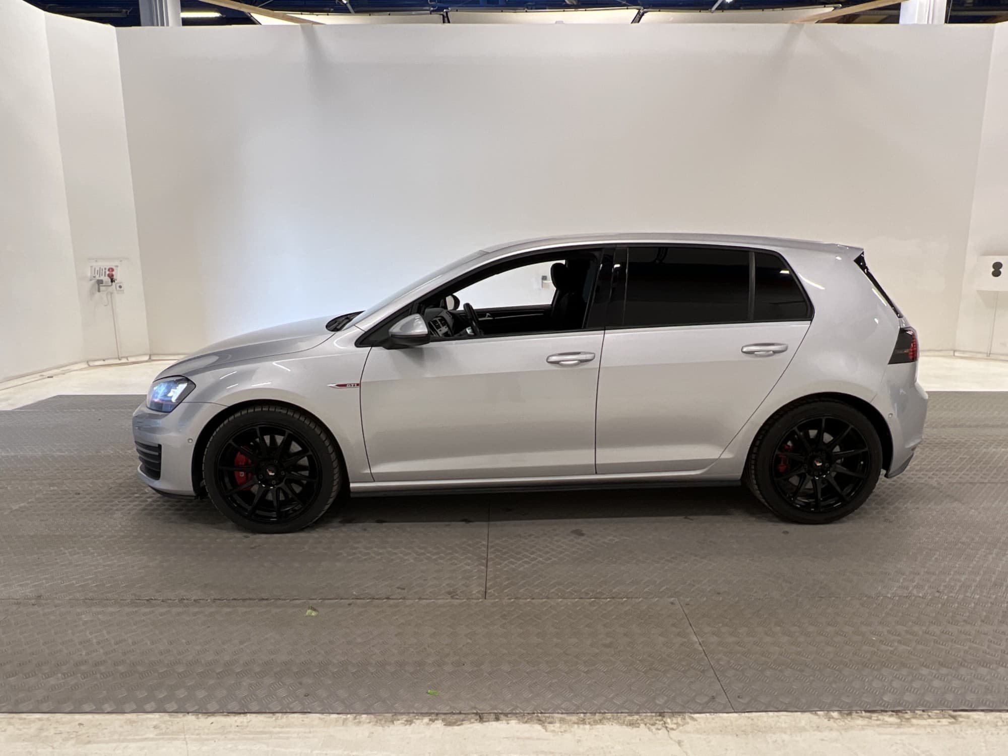 Volkswagen Golf GTI Performance 230hk