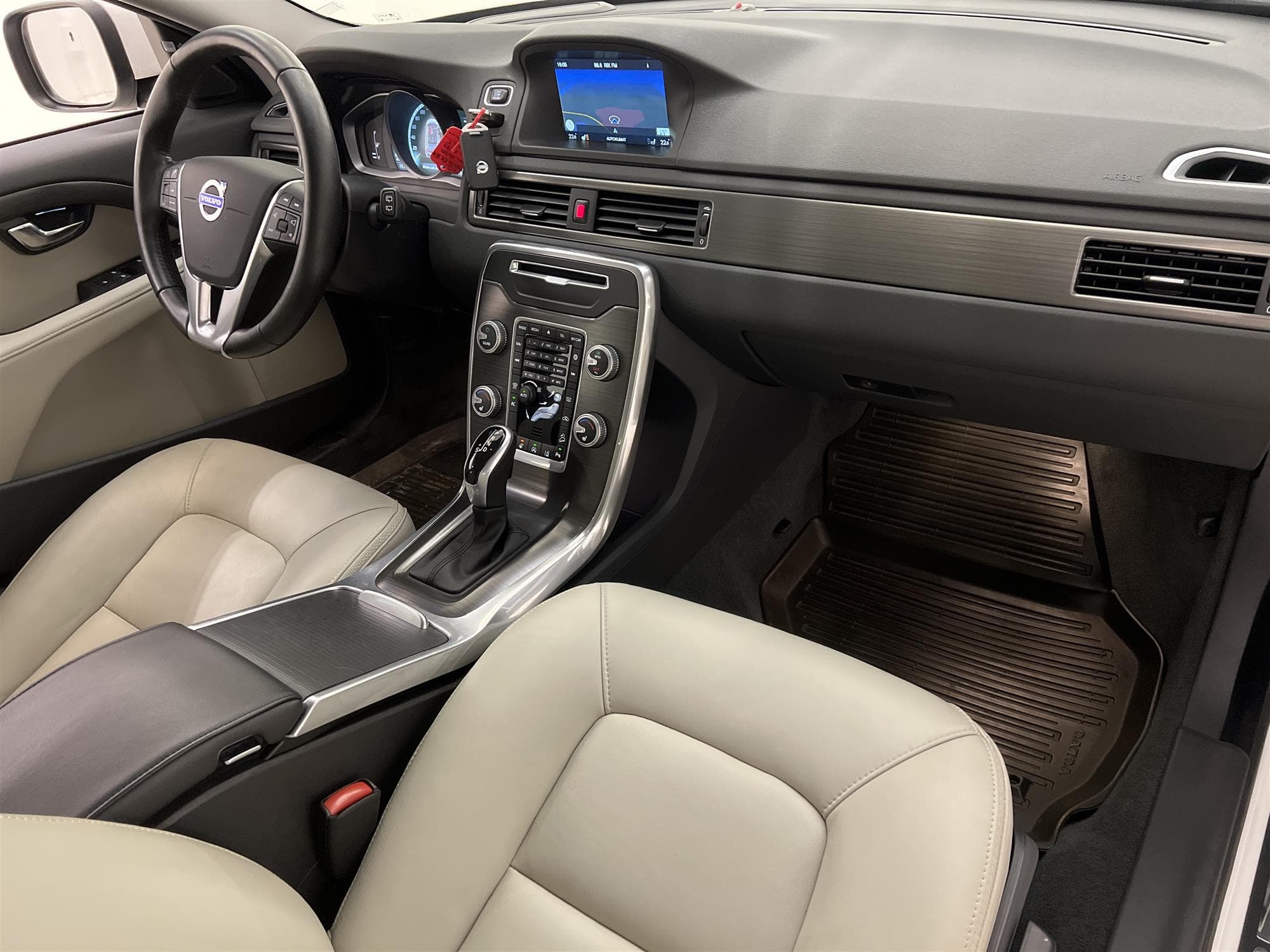 Volvo XC70 D4 181hk AWD Summum Classic Voc Navi Värmare BLIS