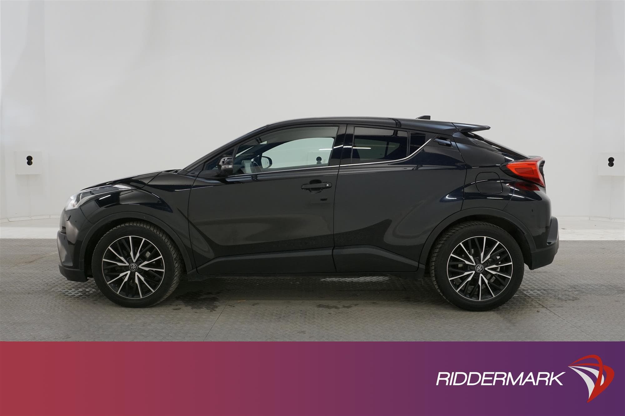 Toyota C-HR Hybrid 122hk JBL B-Kamera Svart Innertak Keyless