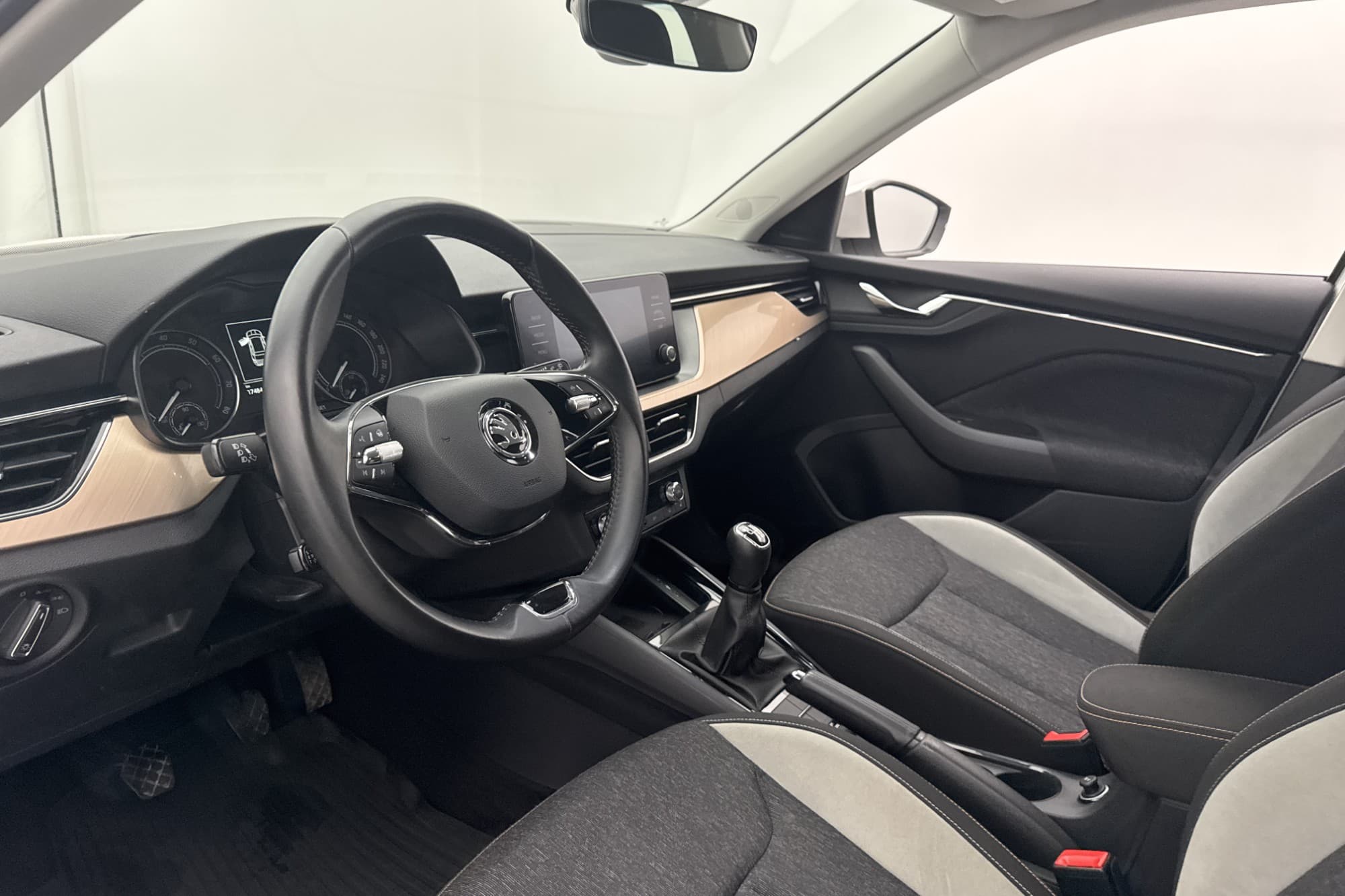 Skoda Kamiq TSI 110hk Style CarPlay  Sensorer Adaptiv-fart