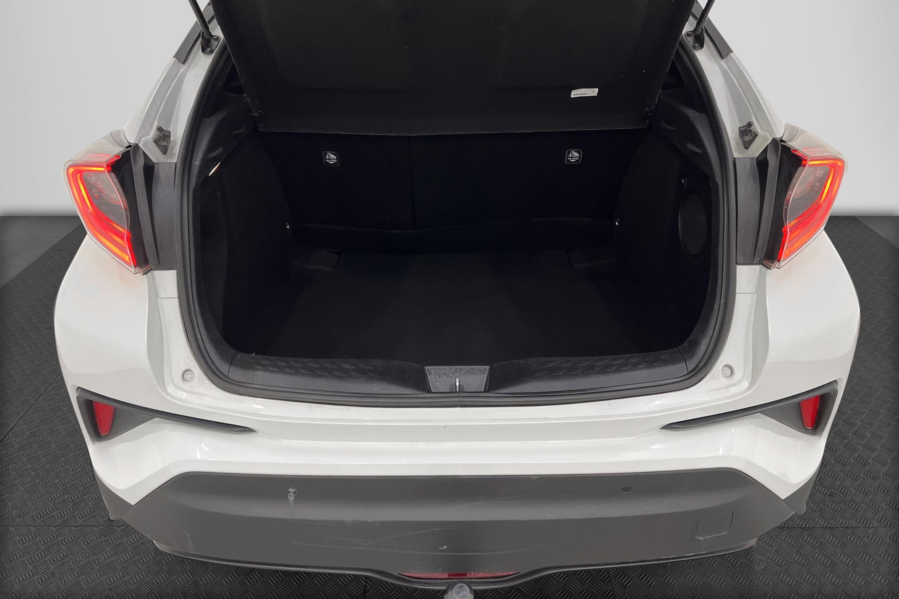Toyota C-HR  Hybrid 122hk Executive JBL Navi Skinn Dragkrok