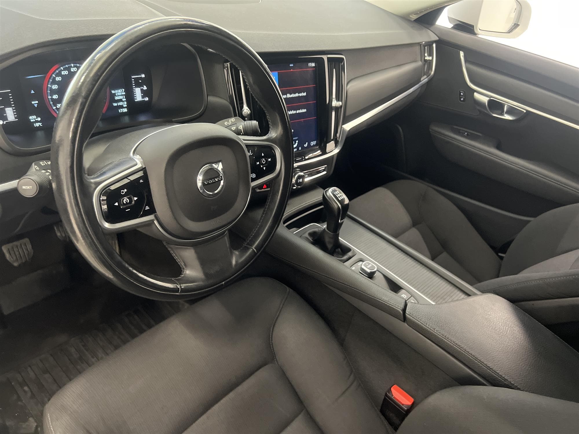 Volvo V90 D3 150hk Kinetic VOC P-värm Drag Välserv 0,64l/mil