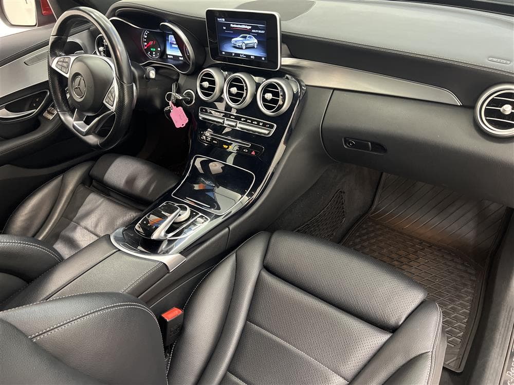 Mercedes-Benz C 250 4M AMG Skinn Navi Drag 0,49L/Mil interiör