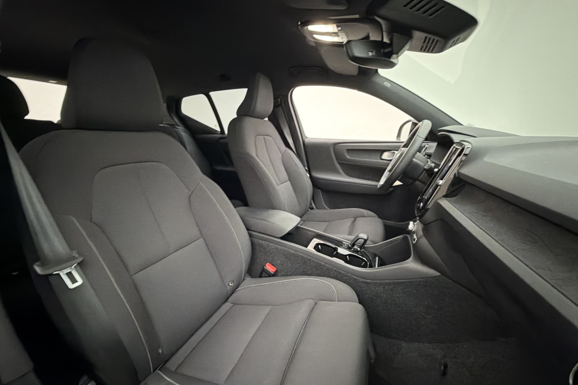 Volvo XC40 Recharge 231hk Plus Värmare Kamera CarPlay MOMS