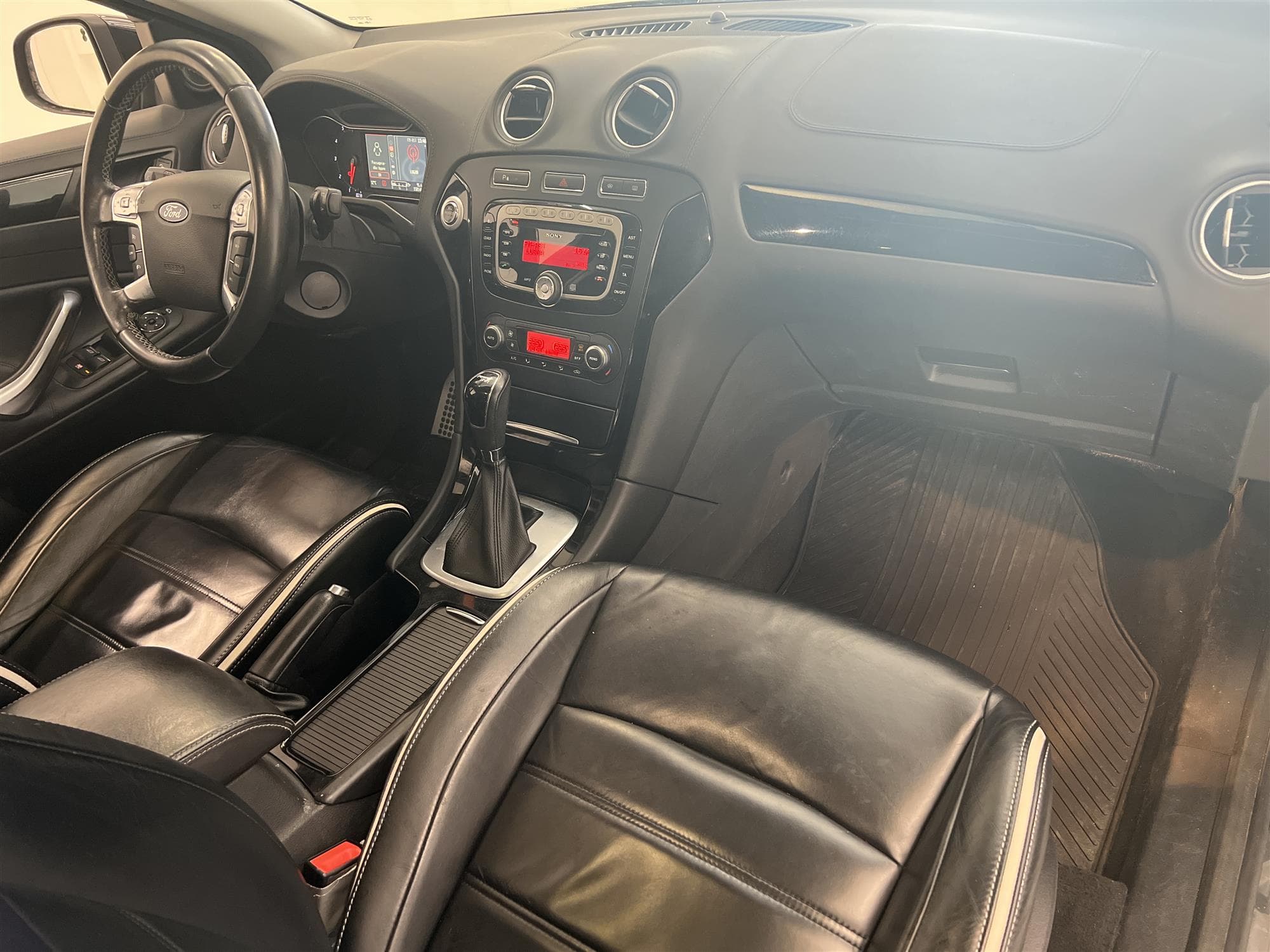 Ford Mondeo 2.0 TDCi 163hk D-Värm Drag Skinn Keyless Elstol