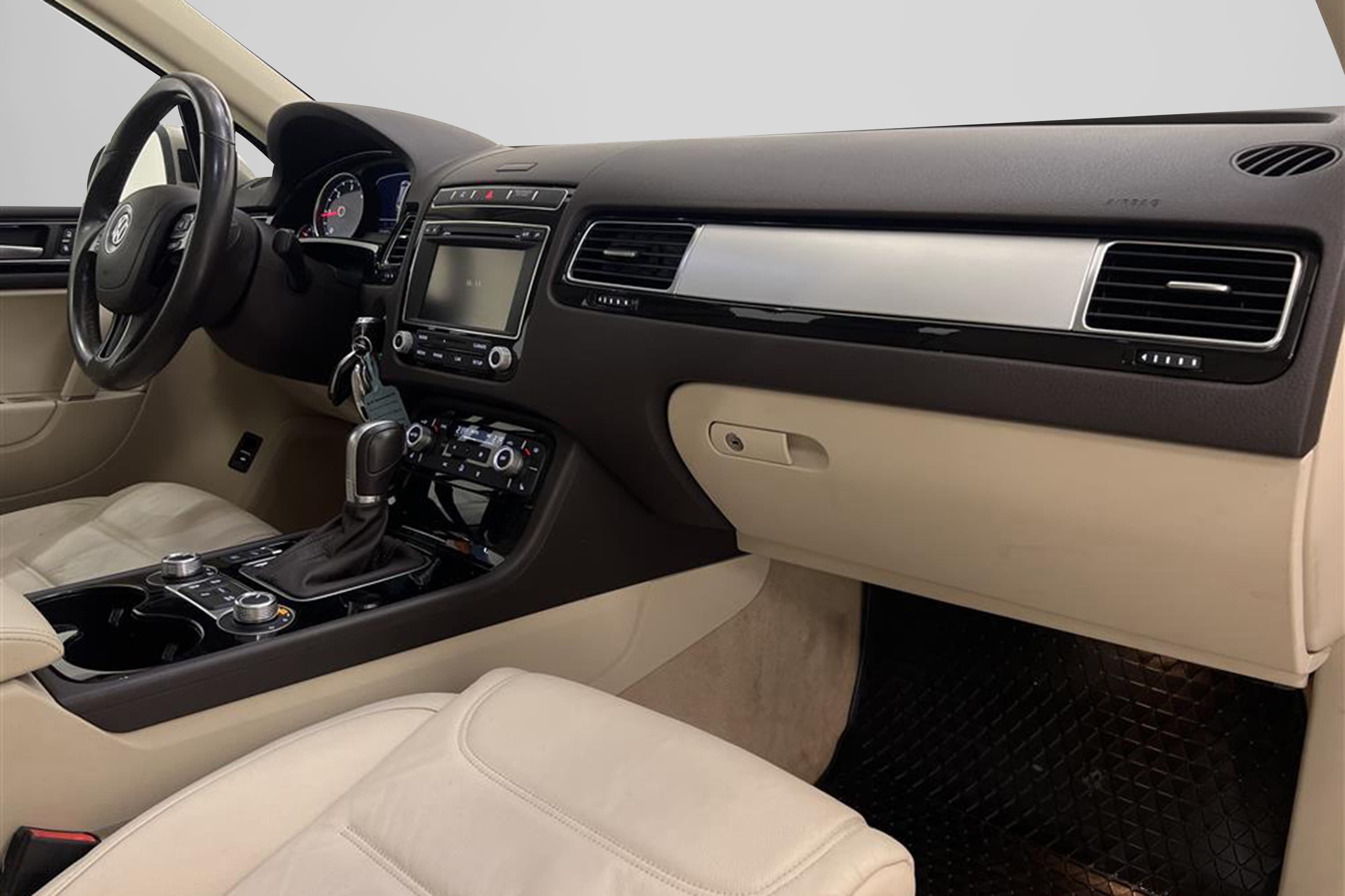 Volkswagen Touareg 3.0 262hk 4M Premium Pano 360° Drag Dvärm