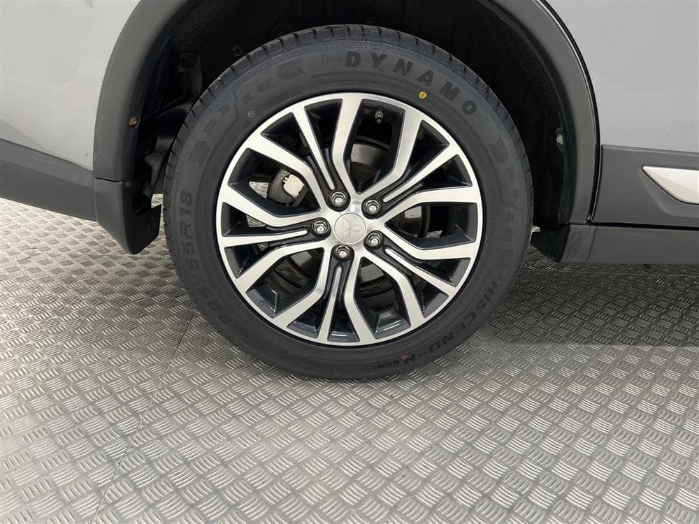Mitsubishi Outlander 4WD Business Kamera 7-Sits HELG KAMPANJinteriör