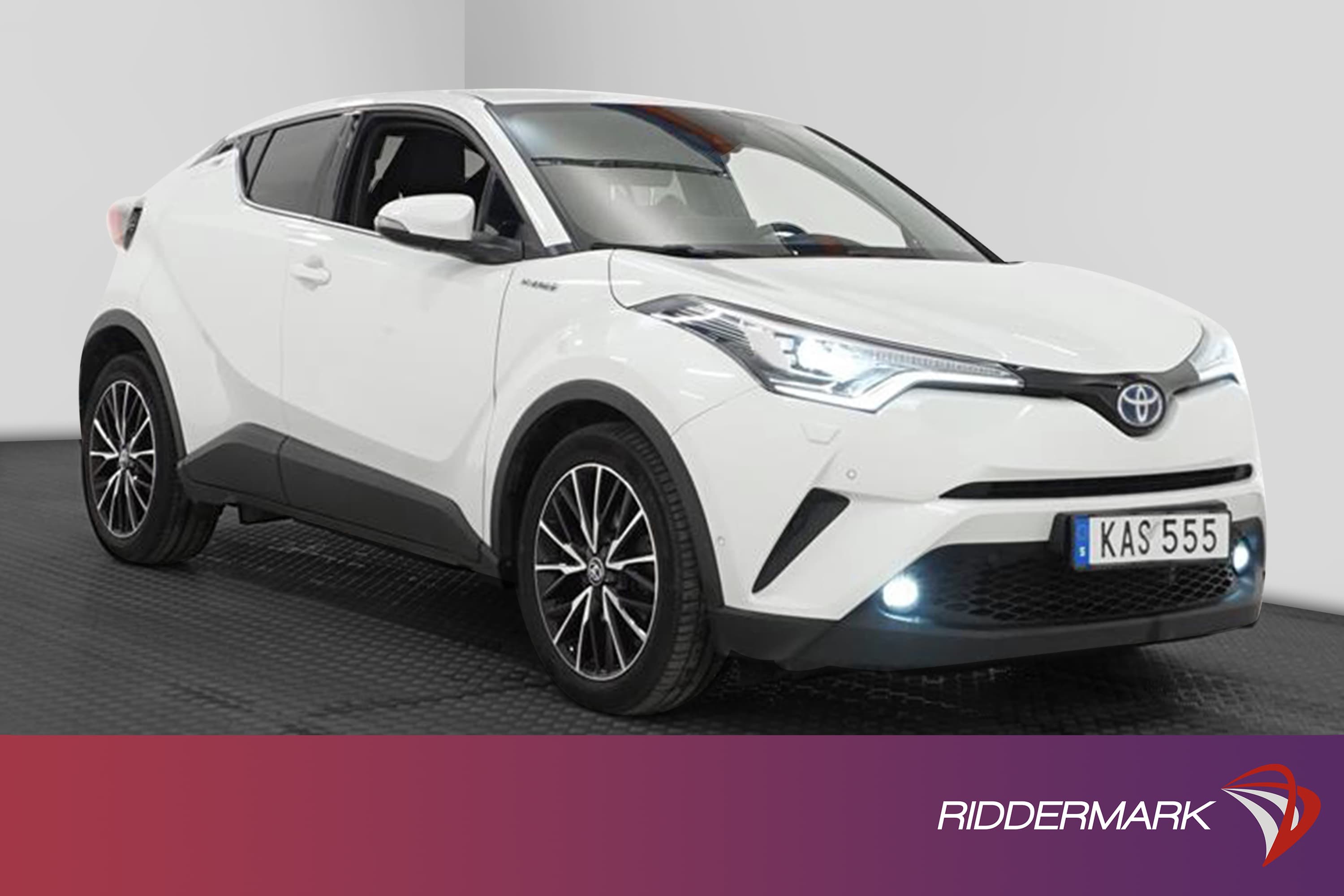 Toyota C-HR 1.8 HSD 122hk Executive JBL Skinn B-Kam L-Assist