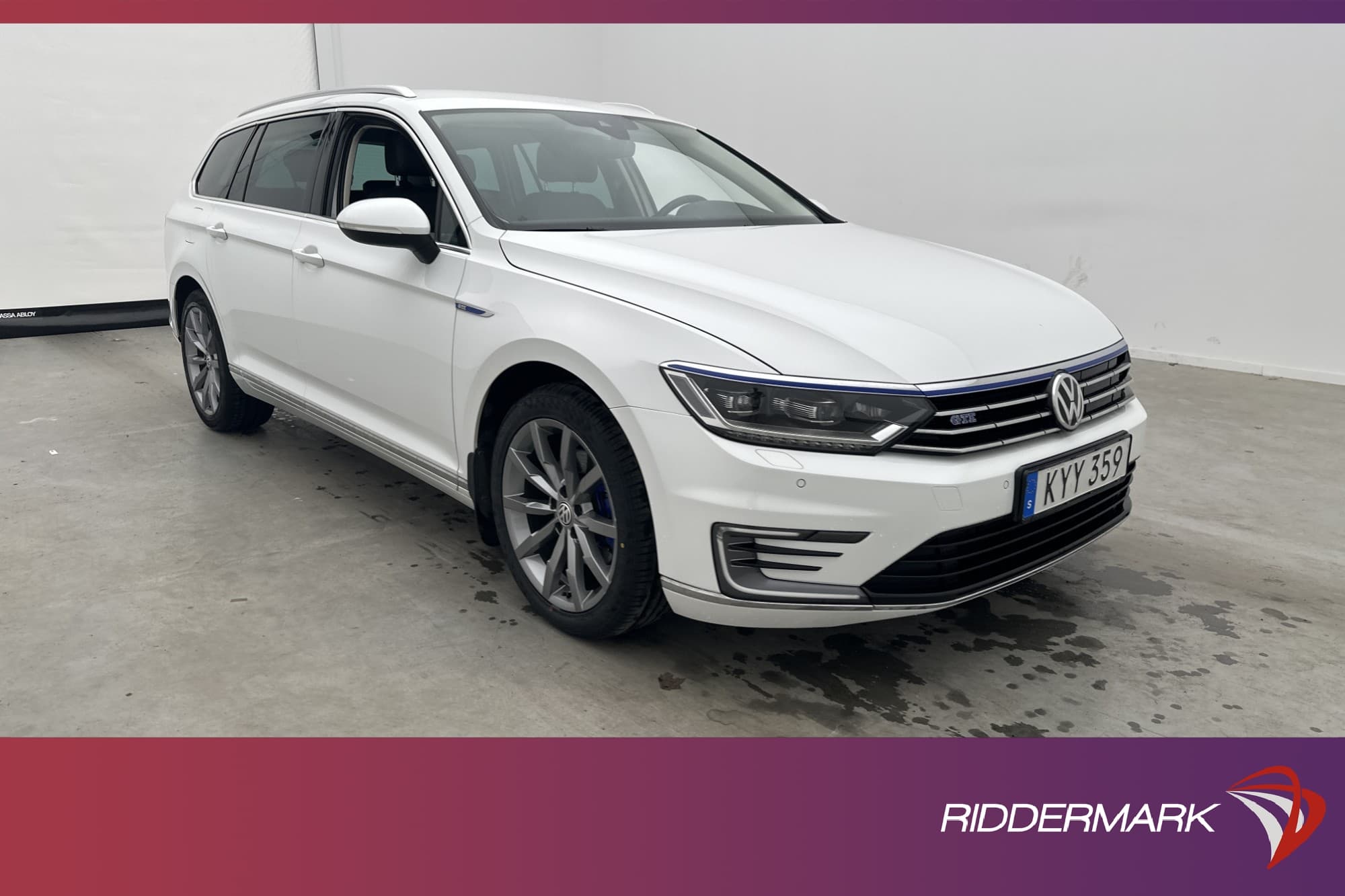 Volkswagen Passat GTE 218hk