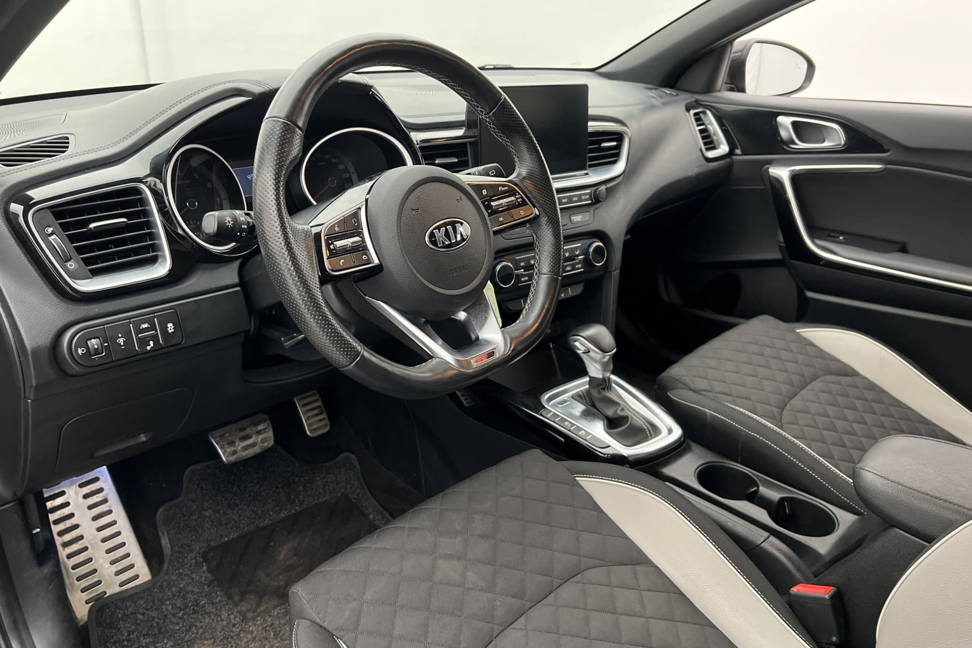 Kia Ceed Sportswagon 1.4 140hk GT-Line Navi Kamera Rattvärme