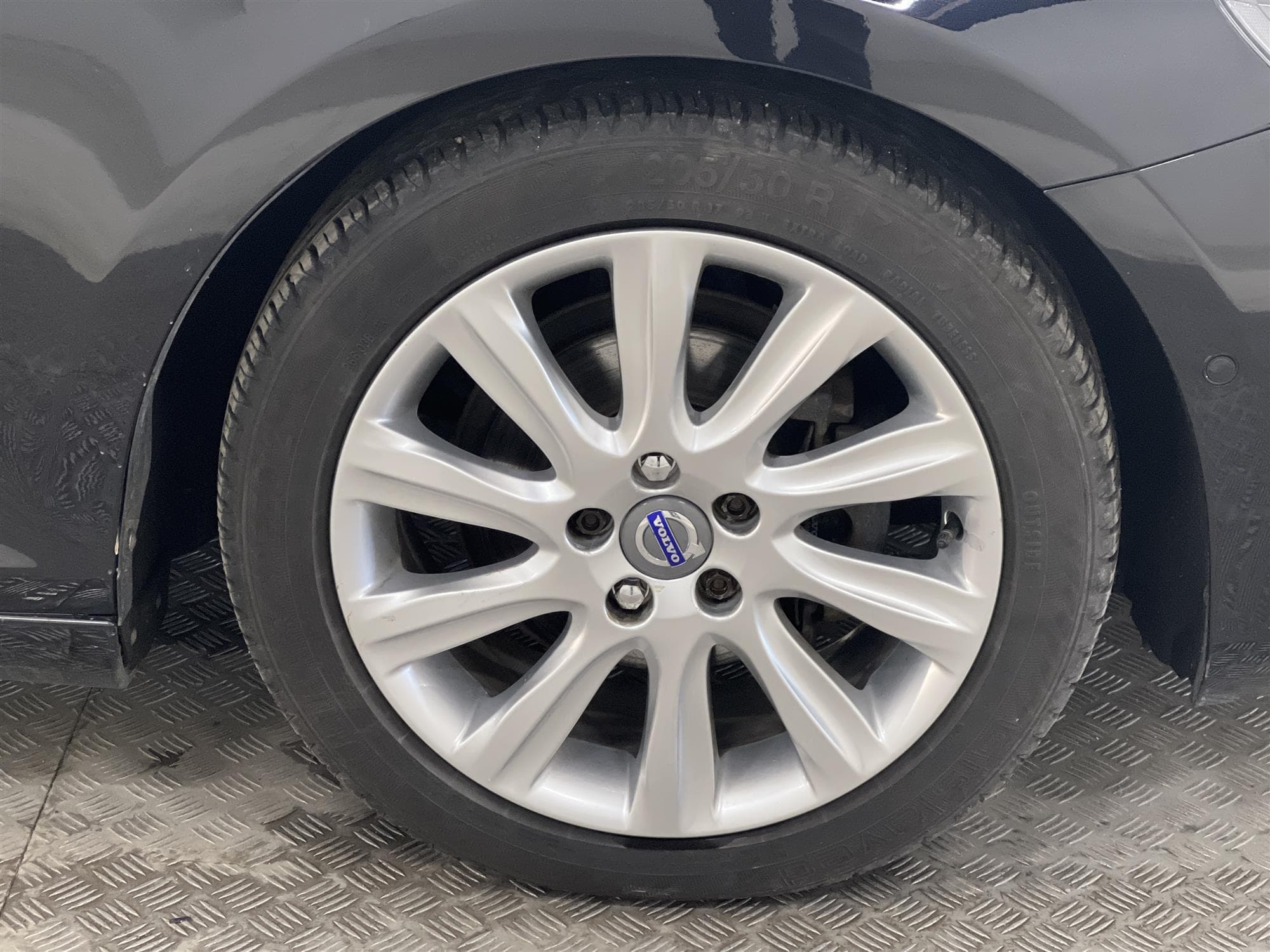 Volvo V40 D2 115hk Summum Drag D-Värm Skinn P-Pilot