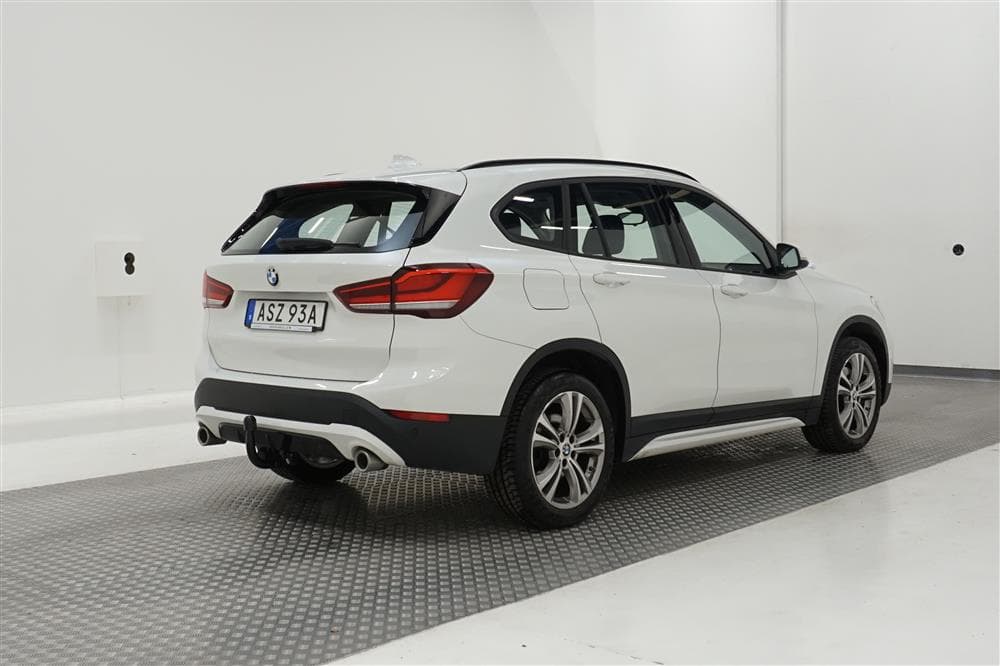 BMW X1 xDrive20d 190hk Sport Line Moms HUD HiFi Navi Dragexteriör