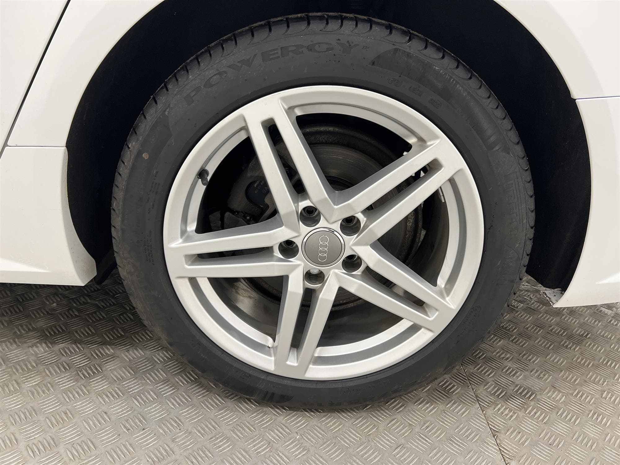 Audi A6  2.0 TDI Quattro 190hk  D-Värm Drag Navi 0,52L/mil