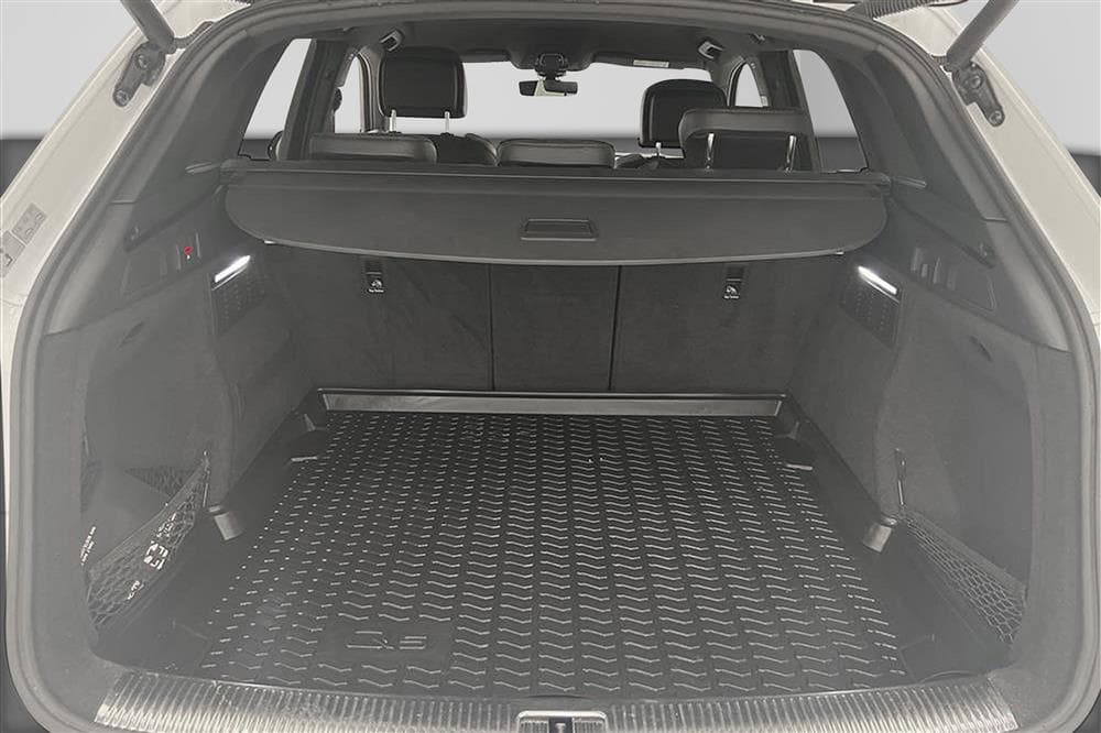 Audi Q5 40 TDI Quattro 190hk S-line Värmare Drag 0,53l/milinteriör