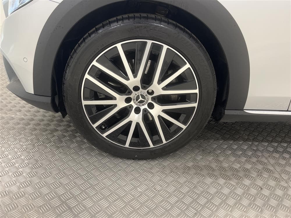 Mercedes-Benz E 220 d 4M All-T D-värm Burmester 360° Skinninteriör