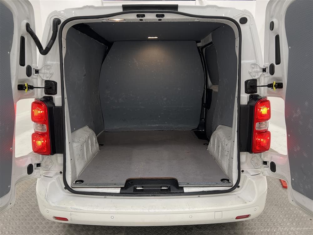 Peugeot e-Expert 50 kWh 136hk Navi B-Kamera Pro+ Moms  