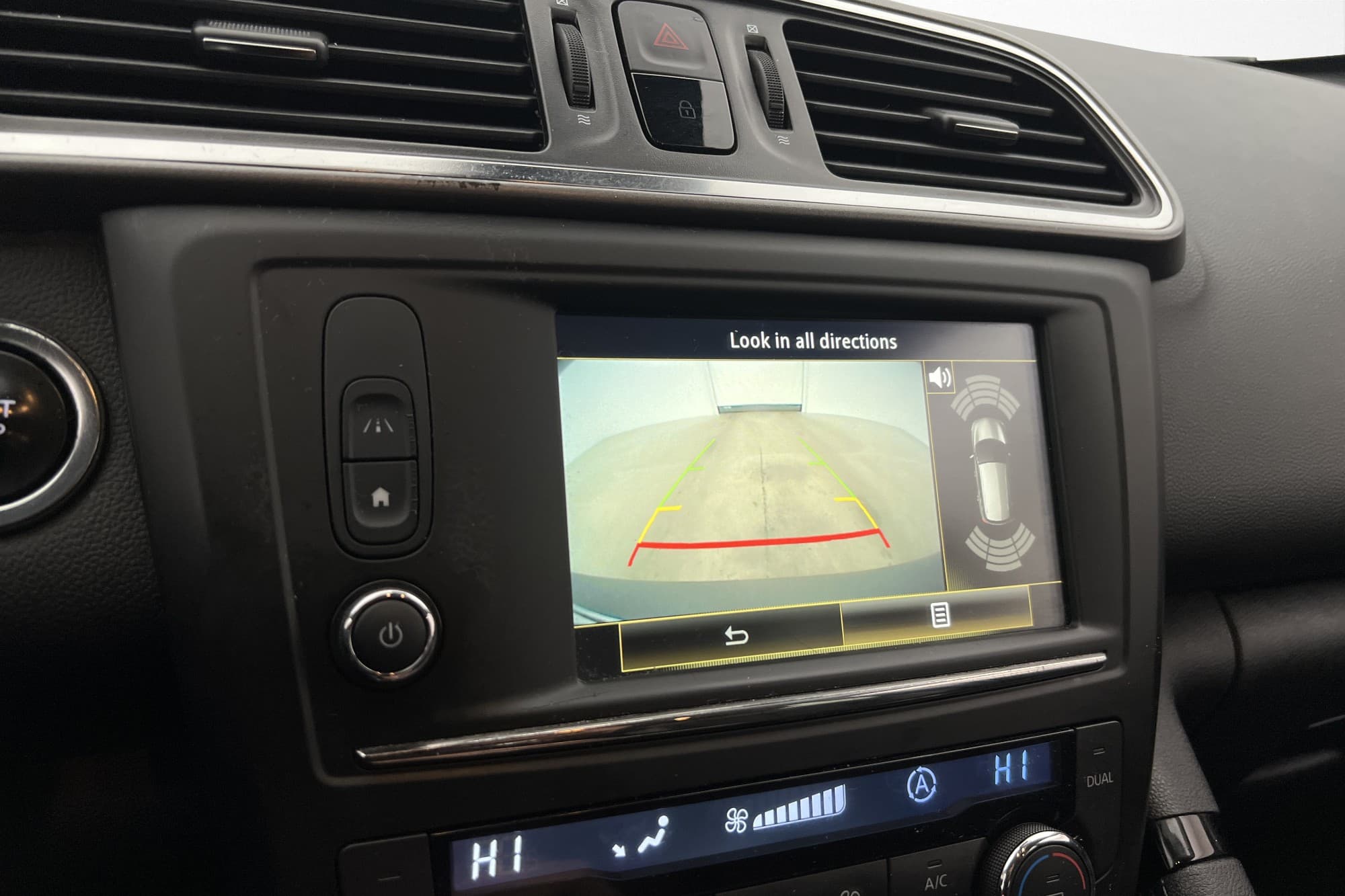 Renault Kadjar 1.2 TCe 130hk LIMITED Kamera Navi Keyless