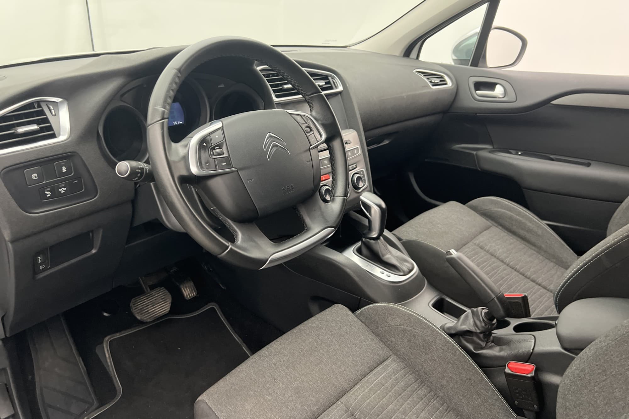 Citroën C4 1.6 BlueHDi 120hk CarPlay P-Sensorer Kamrem-Bytt