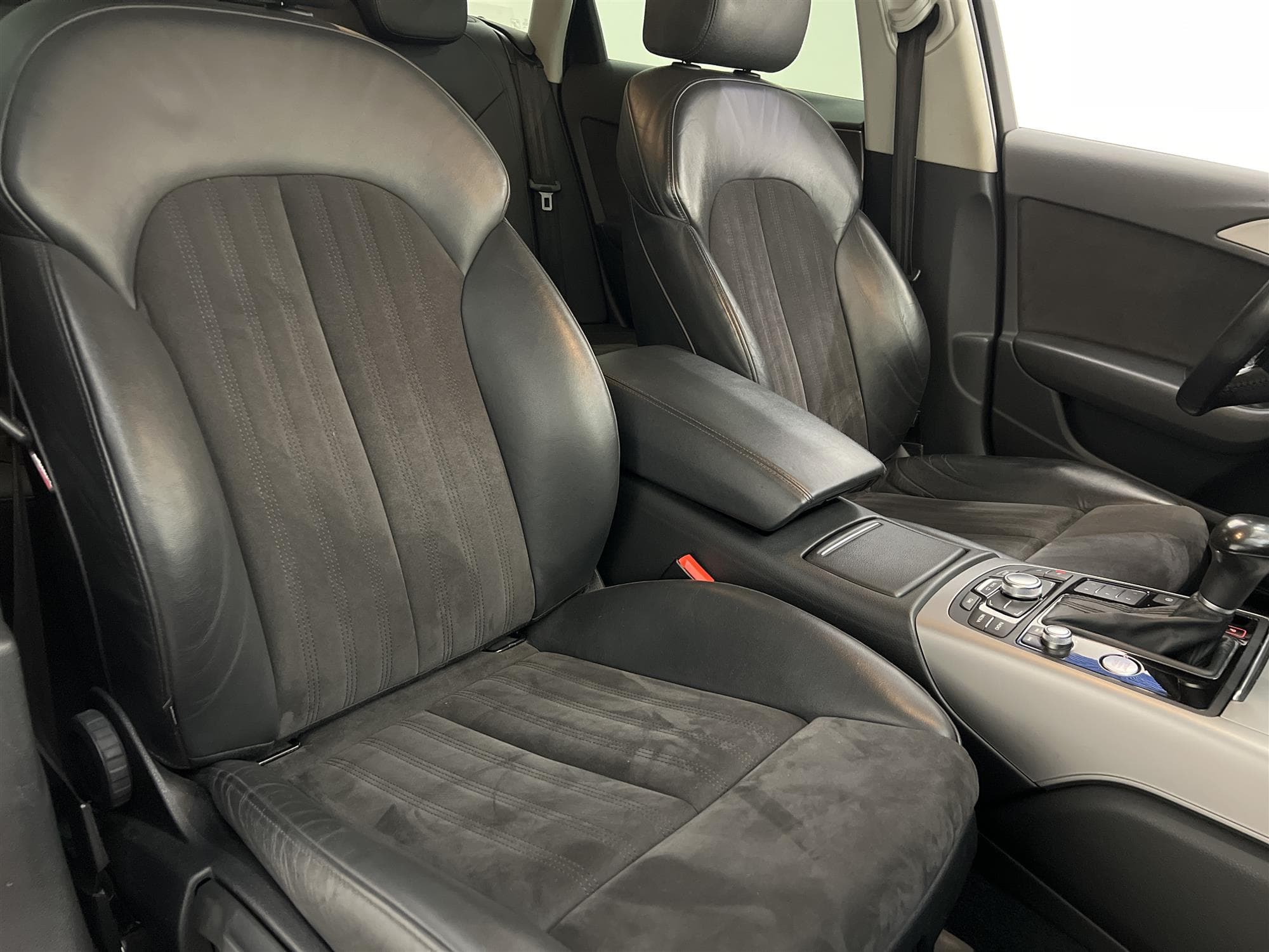 Audi A6 allroad quattro 3.0TDI 204hk Värmare Dragkrok Nyserv