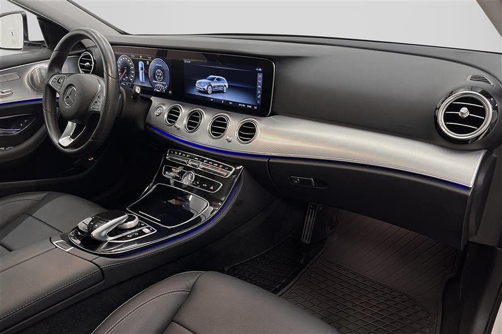 Mercedes-Benz E 220 All-T 4M Widescreen Pano Burmester 360interiör