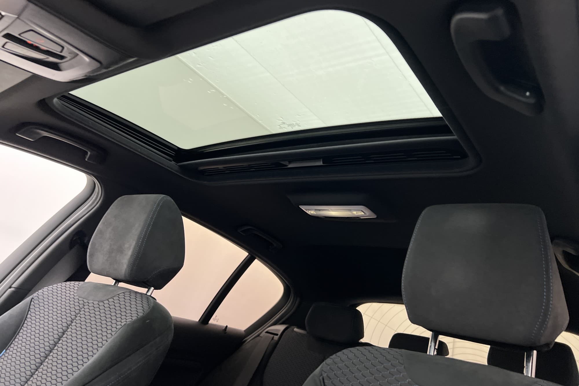BMW 118 i 136hk M Sport Glastaklucka P-Sensorer Alcantara