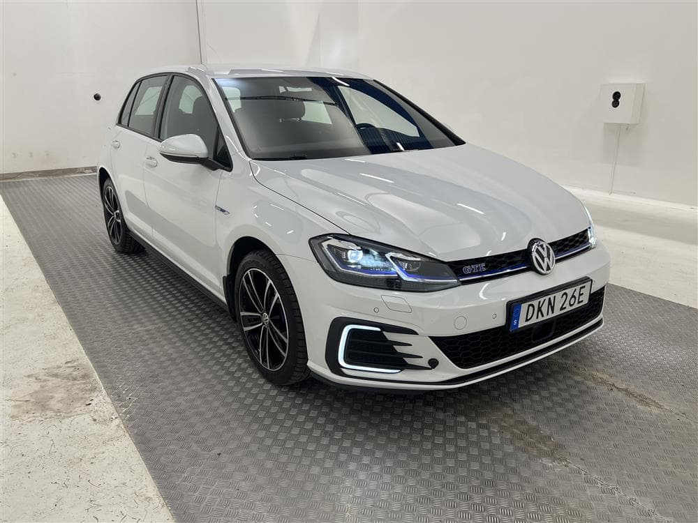Volkswagen Golf GTE 204hk
