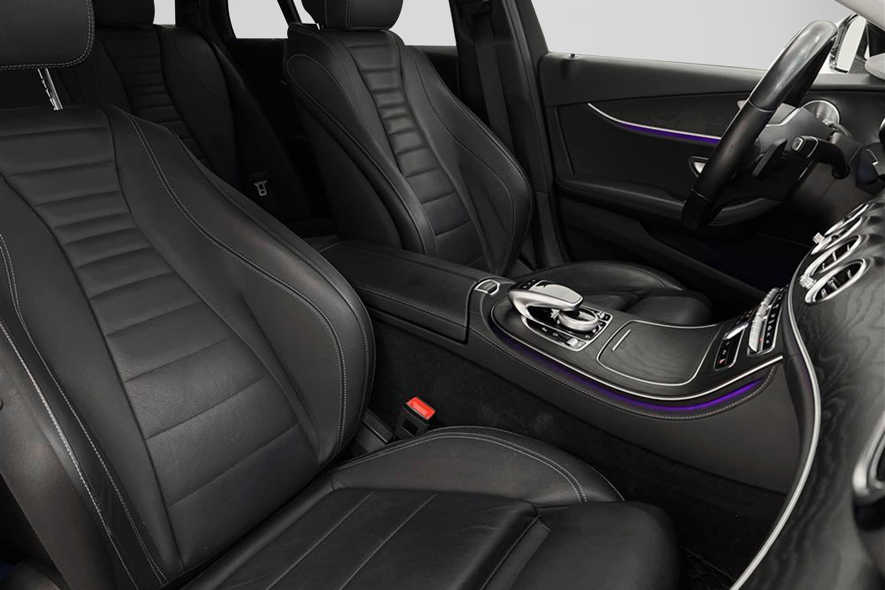 Mercedes-Benz E 220 d 4M All-T Burmester 360° Drag Värmareinteriör