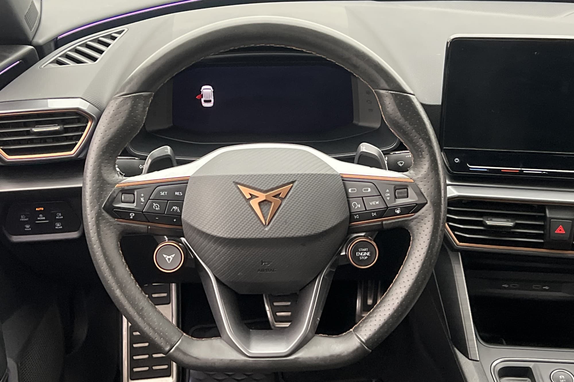 CUPRA Leon Sportstourer e-Hybrid Cockpit Kamera Drag CarPlay
